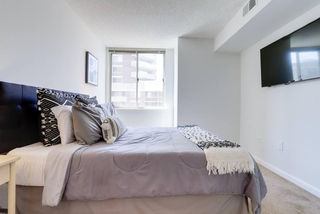 Bright Apartment Walk To Ballston Metro Arlington Dış mekan fotoğraf
