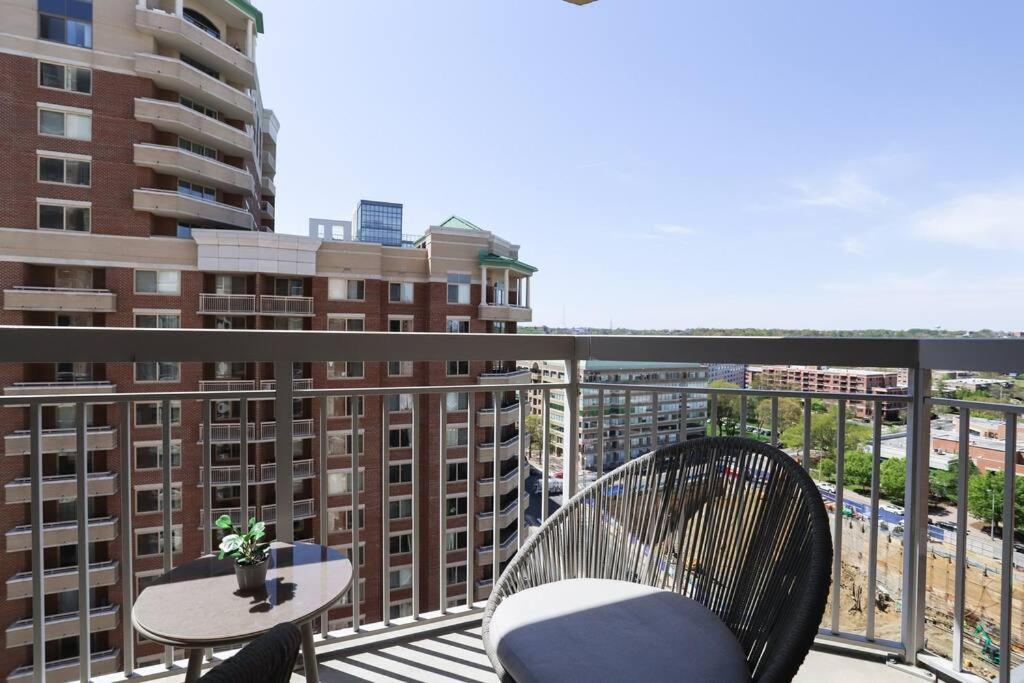 Bright Apartment Walk To Ballston Metro Arlington Dış mekan fotoğraf