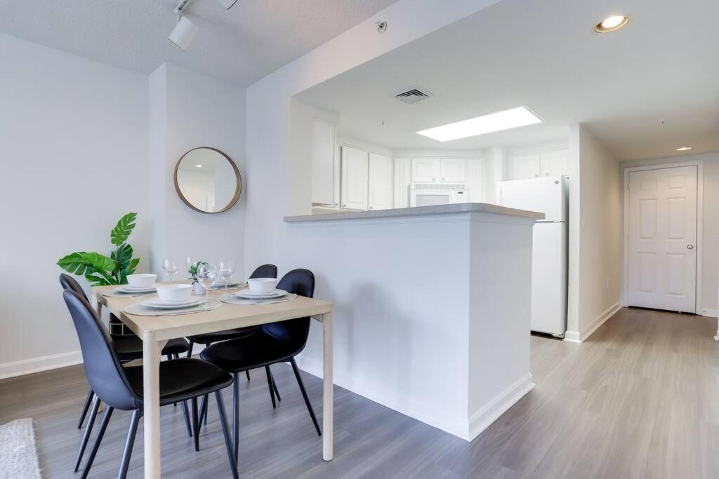 Bright Apartment Walk To Ballston Metro Arlington Dış mekan fotoğraf