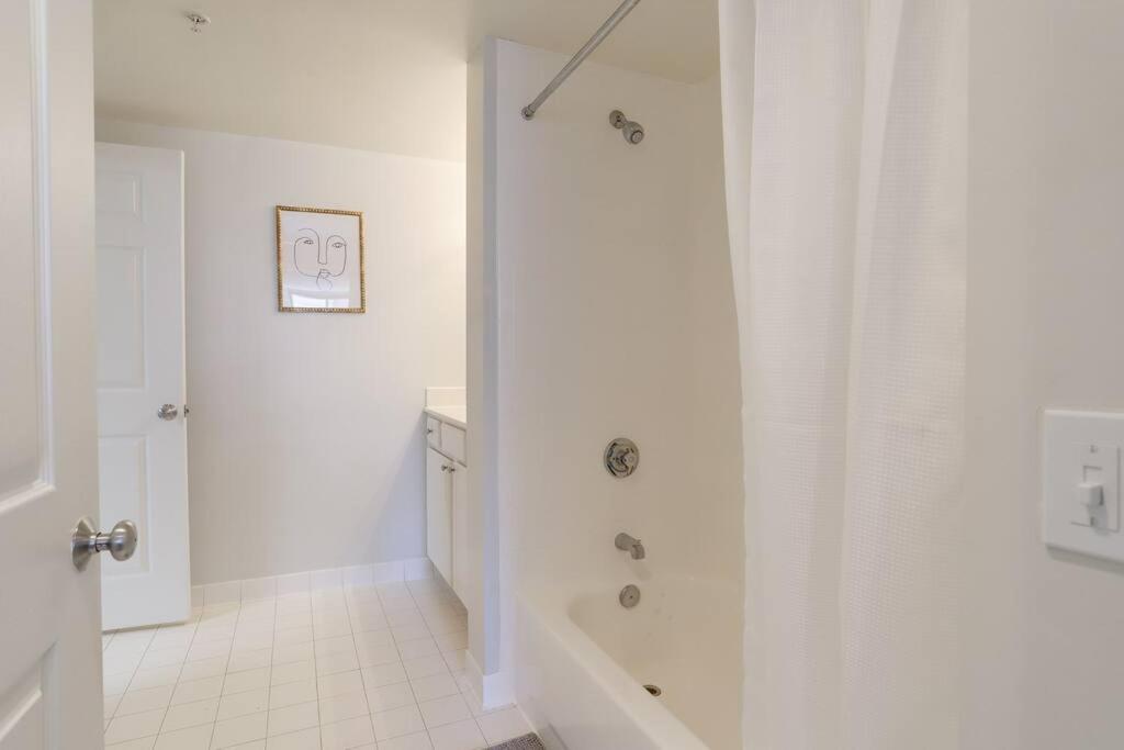 Bright Apartment Walk To Ballston Metro Arlington Dış mekan fotoğraf