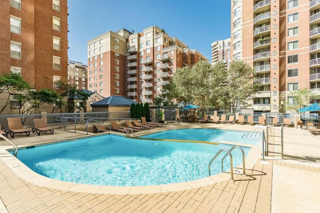Bright Apartment Walk To Ballston Metro Arlington Dış mekan fotoğraf