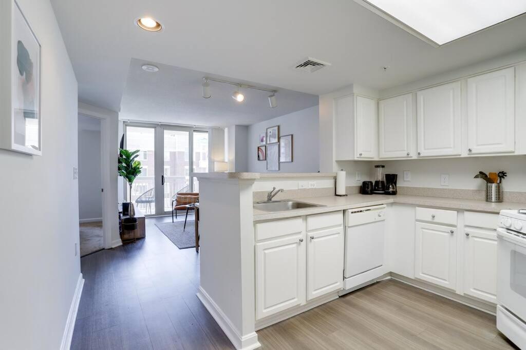 Bright Apartment Walk To Ballston Metro Arlington Dış mekan fotoğraf